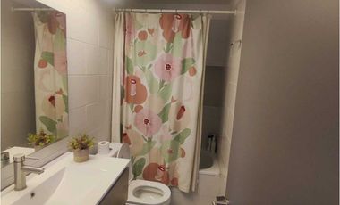 SE VENDE CASA, COMO NUEVA, SECTOR PALENA LA FLORIDA