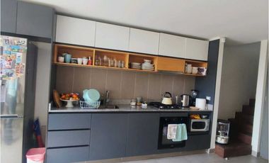 SE VENDE CASA, COMO NUEVA, SECTOR PALENA LA FLORIDA