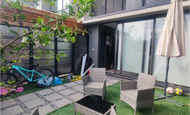 SE VENDE CASA, COMO NUEVA, SECTOR PALENA LA FLORIDA