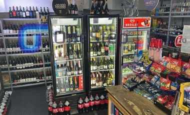 Local Comercial en Venta en DERECHO DE LLAVES DE BOTILLERÍA EN ¡UBICACIÓN TOP!..CON ALTA RENTABILIDAD Y EXCELENTES NÚMEROS. EN VITACURA..