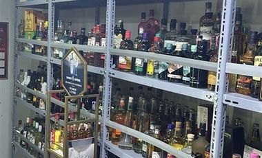 Local Comercial en Venta en DERECHO DE LLAVES DE BOTILLERÍA EN ¡UBICACIÓN TOP!..CON ALTA RENTABILIDAD Y EXCELENTES NÚMEROS. EN VITACURA..