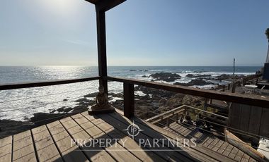Pichilemu, Increíble casa sobre el mar en Infiernillo