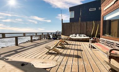 Pichilemu, Increíble casa sobre el mar en Infiernillo