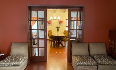 Venta Casa 5 ambientes en Bernal Centro