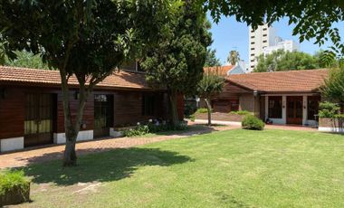Venta Casa 5 ambientes en Bernal Centro