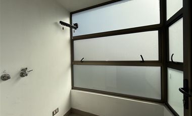 Departamento en Arriendo en 2 dormitorios, 2 baños, 2 estacionamientos!