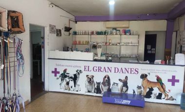 VENTA DE LOTE CON GRAN LOCAL COMERCIAL