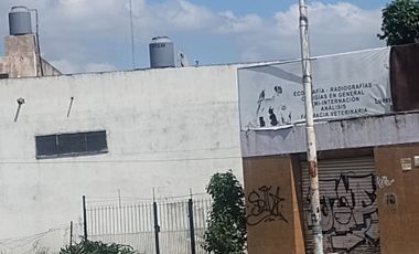 VENTA DE LOTE CON GRAN LOCAL COMERCIAL