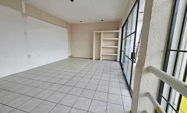 Local Comercial en Ventura Puente: Estudio