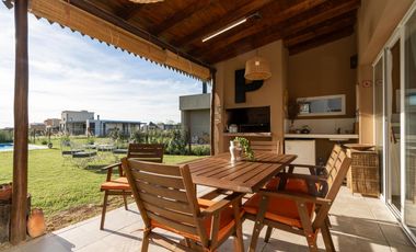 Casa en venta, San Sebastian AREA 2 al Golf