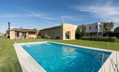 Casa en venta, San Sebastian AREA 2 al Golf