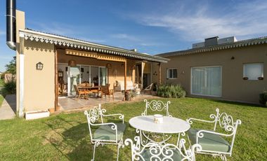Casa en venta, San Sebastian AREA 2 al Golf