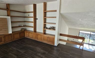 Vendo casa con enorme jardín en Tlalpuente, Tlalpan, CDMX.