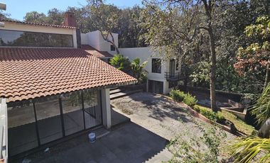 Vendo casa con enorme jardín en Tlalpuente, Tlalpan, CDMX.