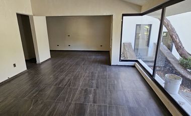 Vendo casa con enorme jardín en Tlalpuente, Tlalpan, CDMX.