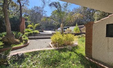 Vendo casa con enorme jardín en Tlalpuente, Tlalpan, CDMX.