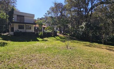 Vendo casa con enorme jardín en Tlalpuente, Tlalpan, CDMX.