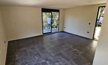 Vendo casa con enorme jardín en Tlalpuente, Tlalpan, CDMX.