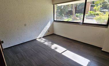 Vendo casa con enorme jardín en Tlalpuente, Tlalpan, CDMX.