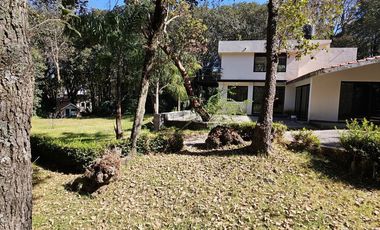 Vendo casa con enorme jardín en Tlalpuente, Tlalpan, CDMX.