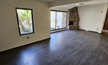 Vendo casa con enorme jardín en Tlalpuente, Tlalpan, CDMX.