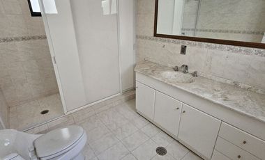 Vendo casa con enorme jardín en Tlalpuente, Tlalpan, CDMX.