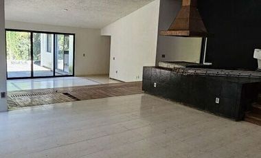 Vendo casa con enorme jardín en Tlalpuente, Tlalpan, CDMX.