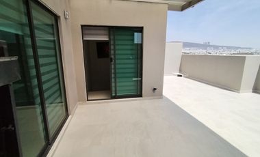Amplia casa en La Vista con roof garden