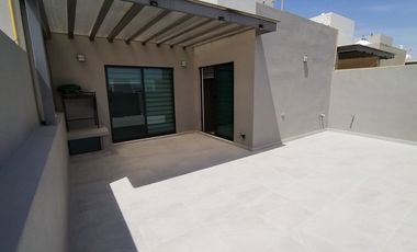 Amplia casa en La Vista con roof garden