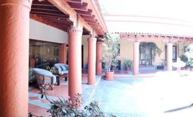 Casa en Club Campestre de un piso estilo hacienda mexicana
