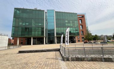 ARRIENDO DE OFICINA EN CIUDAD EMPRESARIAL DE HUECHURABA