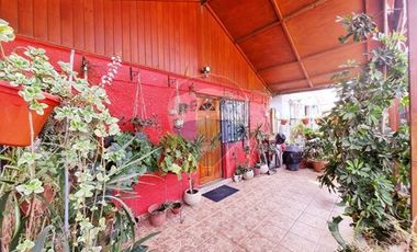 Amplia casa con excelente conectividad