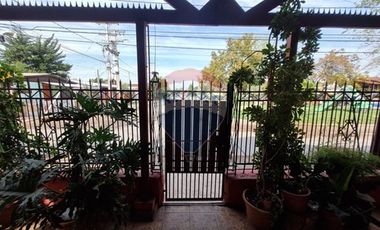 Amplia casa con excelente conectividad