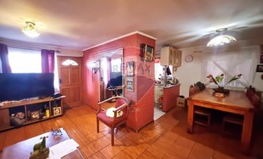 Amplia casa con excelente conectividad