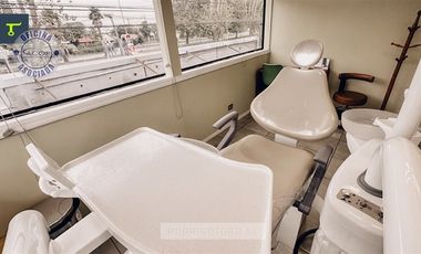 Oficina en Arriendo en Los Robles esquina Quillayes