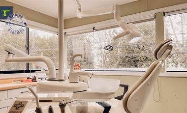 Oficina en Arriendo en Los Robles esquina Quillayes