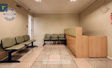 Oficina en Arriendo en Los Robles esquina Quillayes