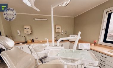 Oficina en Arriendo en Los Robles esquina Quillayes