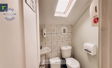 Oficina en Arriendo en Los Robles esquina Quillayes