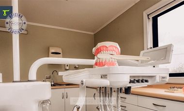 Oficina en Arriendo en Los Robles esquina Quillayes