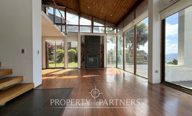 Idahue, casa mediterránea con vista al río