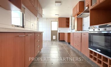 Idahue, casa mediterránea con vista al río