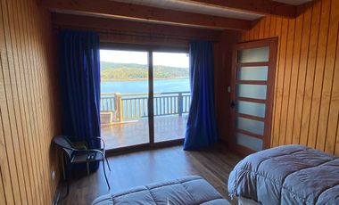 INMEJORABLE CASA EN ORILLA DE LAGO VICHUQUEN