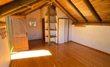 INMEJORABLE CASA EN ORILLA DE LAGO VICHUQUEN