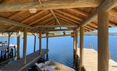 INMEJORABLE CASA EN ORILLA DE LAGO VICHUQUEN