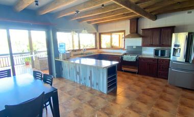 INMEJORABLE CASA EN ORILLA DE LAGO VICHUQUEN