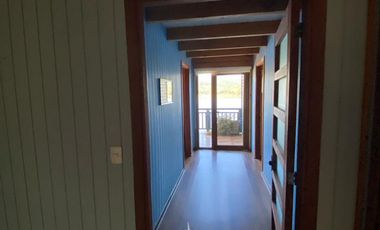 INMEJORABLE CASA EN ORILLA DE LAGO VICHUQUEN