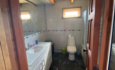 INMEJORABLE CASA EN ORILLA DE LAGO VICHUQUEN