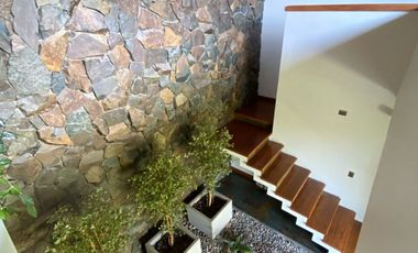 MARAVILLOSA CASA EN CONDOMINIO SECTOR LAS MERCEDES