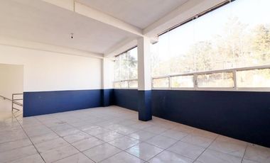 LOCAL COMERCIAL CON OFICINAS EN RENTA EN MORELIA, AV. ACUEDUCTO.